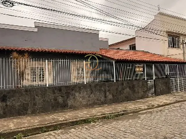 Casa 4 quartos e 3 banheiros, para alugar, no bairro Centro em Valença