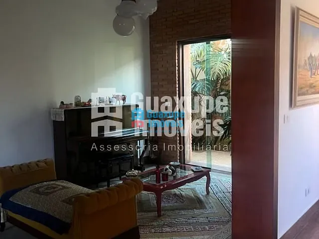 Casa com 371m², à venda, no bairro Centro em Guaxupé