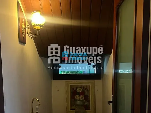 Casa com 371m², à venda, no bairro Centro em Guaxupé