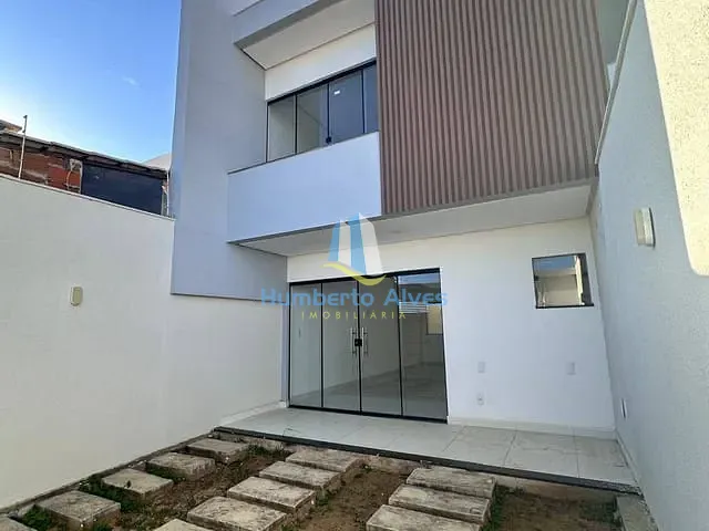 Casa com 159m² 3 quartos e 2 banheiros, à venda, no bairro Felícia em Vitória da Conquista