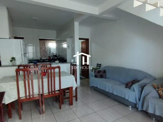Casa 2 quartos e 2 banheiros, à venda, no bairro Pedra Azul em Contagem