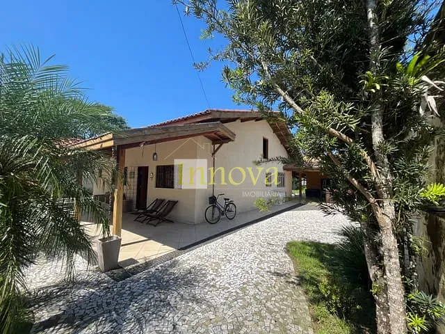 Casa com 1000m² 4 quartos e 4 banheiros, à venda, no bairro Jardim Porto Novo em Caraguatatuba