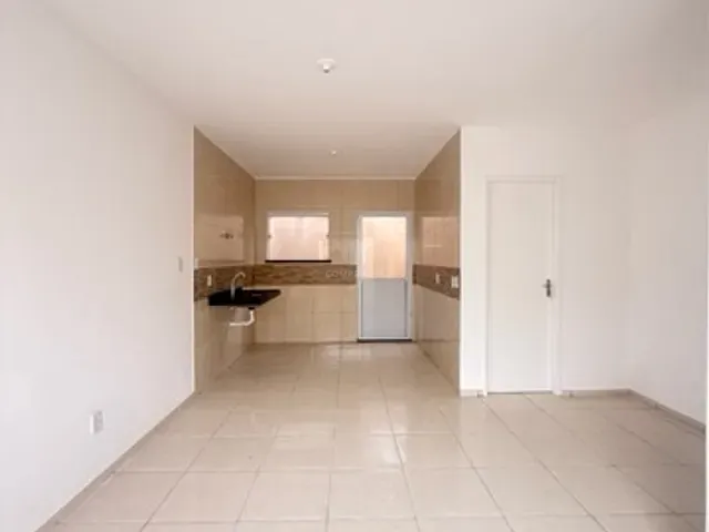 Casa com 54m² 2 quartos e 2 banheiros, para alugar, no bairro Mestre Antônio em Caucaia