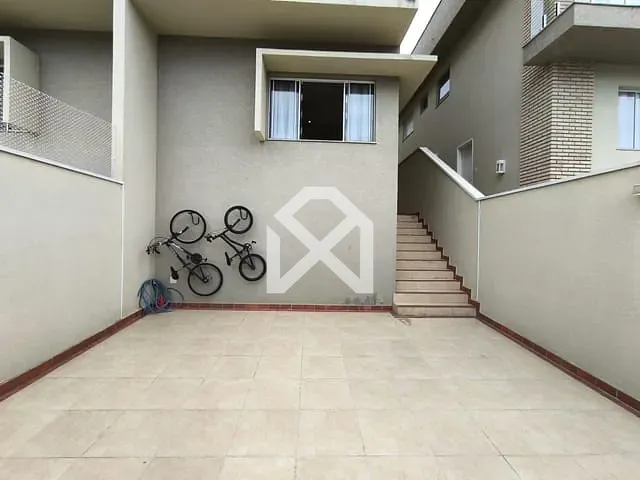 Casa com 150m² 3 quartos e 4 banheiros, à venda, no bairro Jardim Maristela em Atibaia