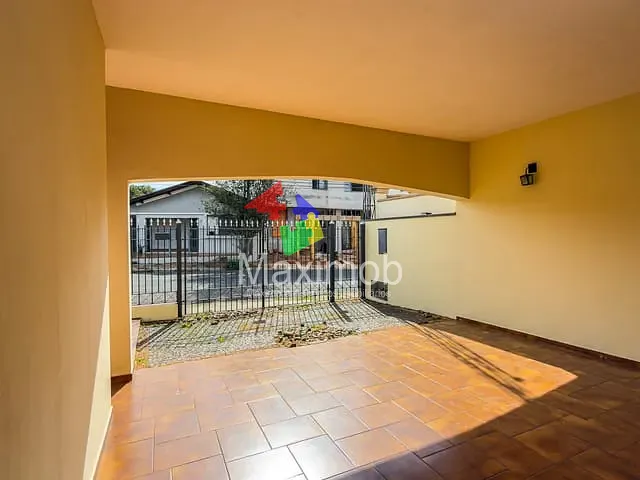 Casa com 230m² 3 quartos e 2 banheiros, para alugar, no bairro Santa Cruz em Itapira