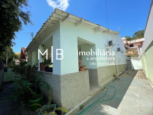 Casa com 290m² 8 quartos e 4 banheiros, à venda, no bairro CENTRO em CATAGUASES