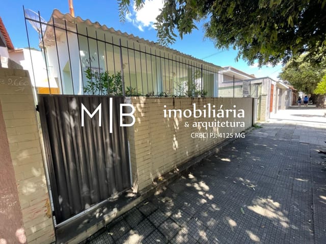 Casa com 290m² 8 quartos e 4 banheiros, à venda, no bairro CENTRO em CATAGUASES