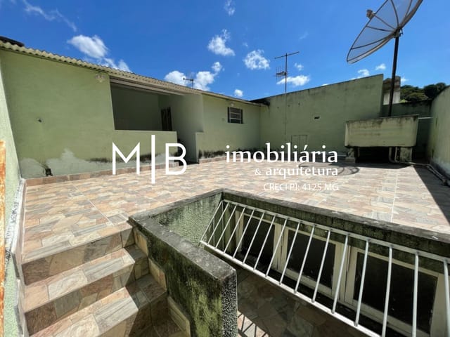 Casa com 290m² 8 quartos e 4 banheiros, à venda, no bairro CENTRO em CATAGUASES