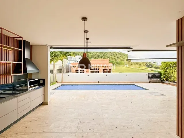 Casa com 490m² 4 quartos e 6 banheiros, à venda, no bairro Alphaville em Santana de Parnaíba