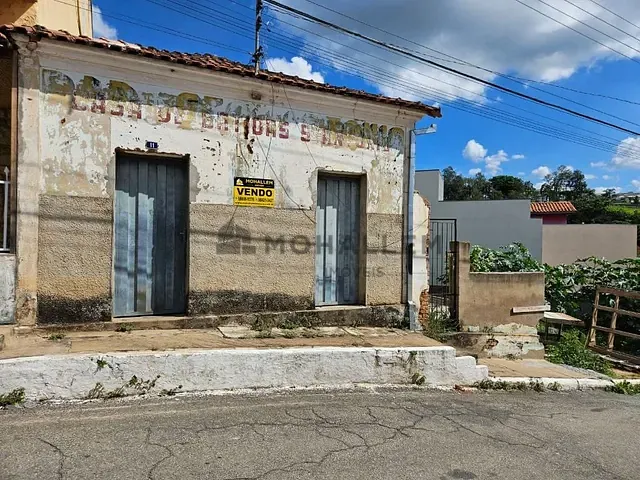 Casa com 300m² 2 quartos e 1 banheiro, à venda, no bairro Centro em Piranguinho