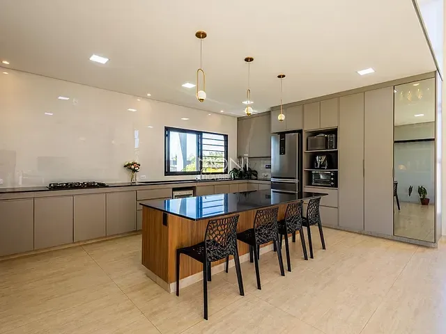 Casa 4 quartos e 4 banheiros, à venda, no bairro Park Way em Brasília