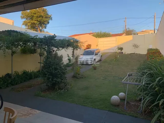 Casa com 375m² 1 quarto e 1 banheiro, à venda, no bairro Altos do Paraíso em Botucatu