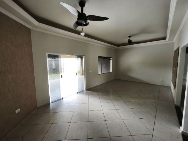 Casa 3 quartos e 3 banheiros, para alugar, no bairro Parque Vila Nova em Fernandópolis