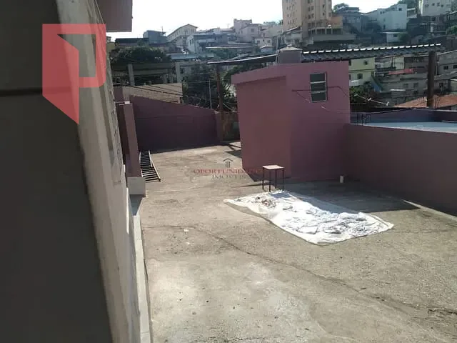 Casa 4 quartos e 2 banheiros, à venda, no bairro Aparecida em Belo Horizonte
