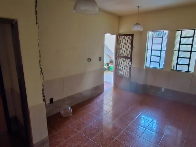 Casa 1 quarto e 1 banheiro, para alugar, no bairro Centro em Vassouras