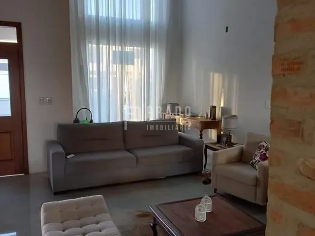 Casa com 275m² 3 quartos e 3 banheiros, à venda, no bairro Laranjal em Pelotas