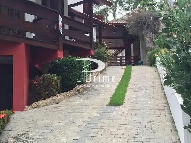 Casa com 780m² 4 quartos e 3 banheiros, à venda, no bairro Piratininga em Niterói