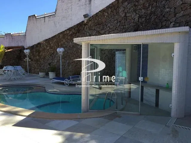 Casa com 780m² 4 quartos e 3 banheiros, à venda, no bairro Piratininga em Niterói
