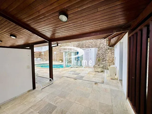 Casa com 780m² 4 quartos e 3 banheiros, à venda, no bairro Piratininga em Niterói