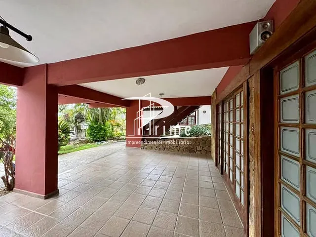 Casa com 780m² 4 quartos e 3 banheiros, à venda, no bairro Piratininga em Niterói