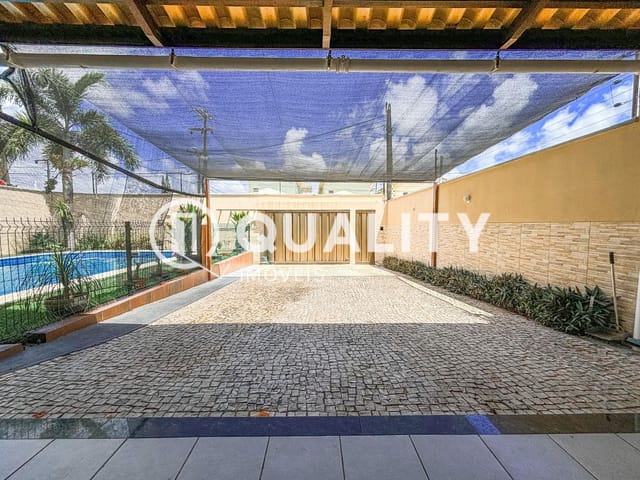 Casa com 400m² 4 quartos e 5 banheiros, à venda, no bairro Lagoa Sapiranga (Coité) em Fortaleza