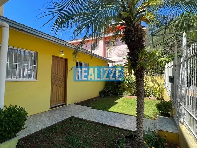 Casa com 300m² 3 quartos e 1 banheiro, à venda, no bairro Frei Adelar em Marau