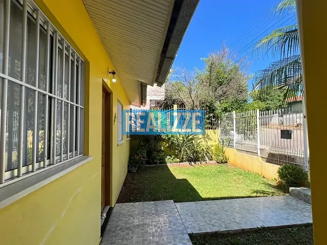 Casa com 300m² 3 quartos e 1 banheiro, à venda, no bairro Frei Adelar em Marau
