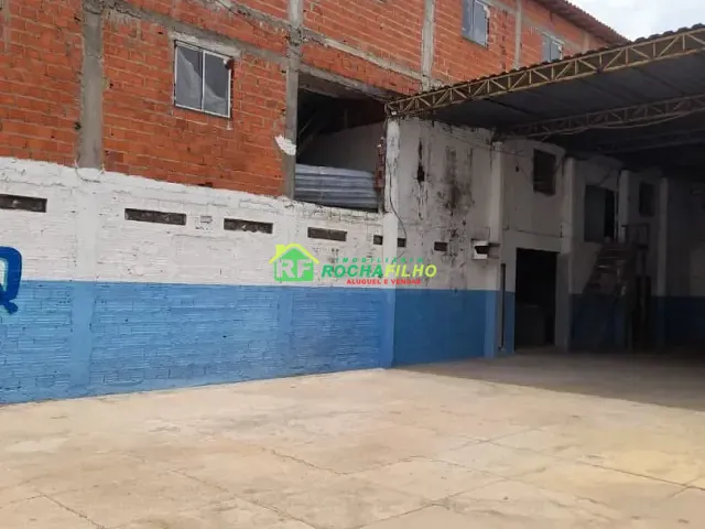 Casa com 450m², à venda, no bairro Parque Jacinta em Teresina