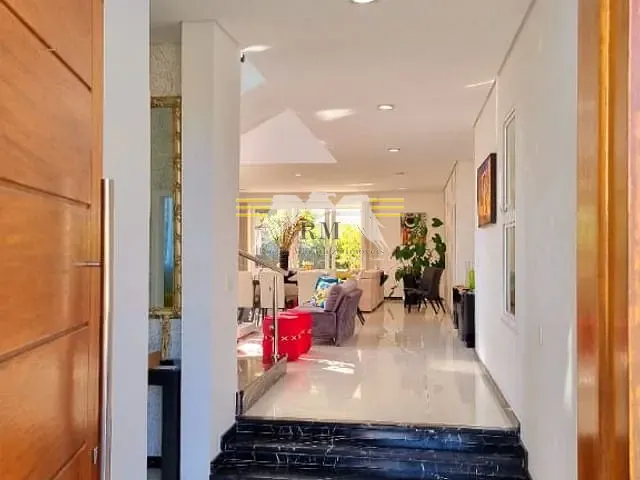 Casa com 551m² 5 quartos e 3 banheiros, à venda, no bairro Residencial Morada dos Lagos em Barueri