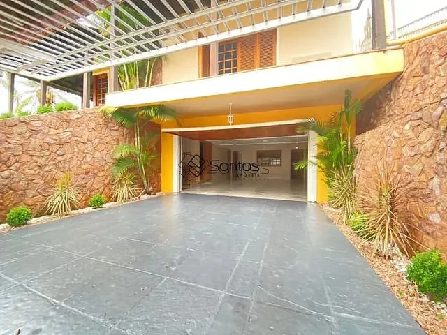 Casa 2 quartos e 4 banheiros, à venda, no bairro Jardim em Ijuí