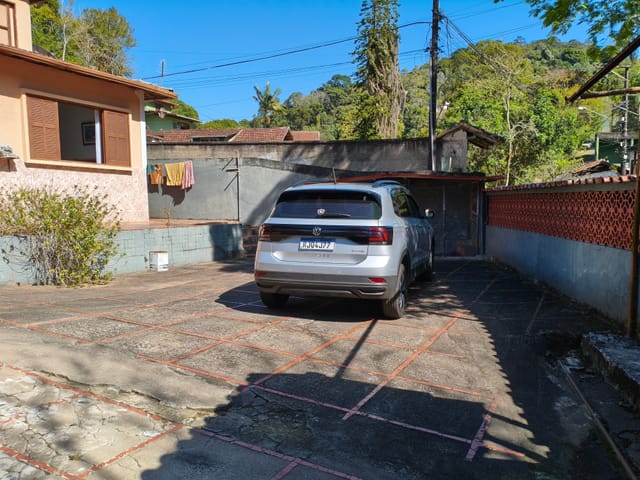 Casa com 700m² 2 quartos e 1 banheiro, à venda, no bairro Quarteirão Ingelheim em Petrópolis