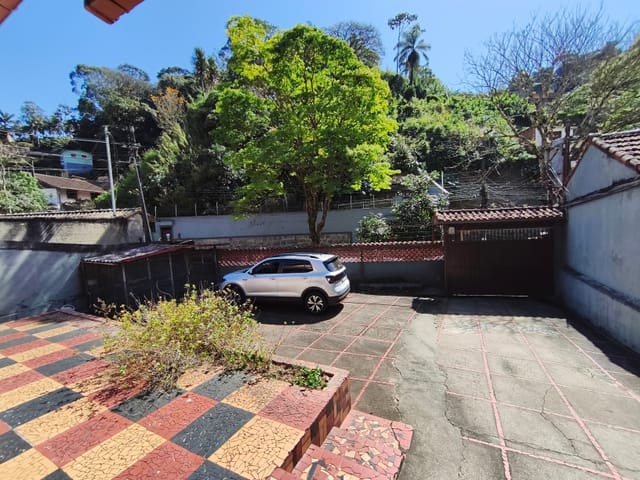 Casa com 700m² 2 quartos e 1 banheiro, à venda, no bairro Quarteirão Ingelheim em Petrópolis