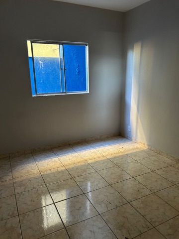 Casa 2 quartos e 1 banheiro, para alugar, no bairro Quarenta e Dois em Santa Luzia