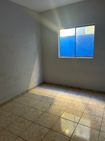 Casa 2 quartos e 1 banheiro, para alugar, no bairro Quarenta e Dois em Santa Luzia