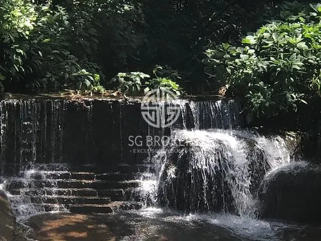 Casa com 1115m² 7 quartos e 3 banheiros, à venda, no bairro Cascata dos Amores em Teresópolis