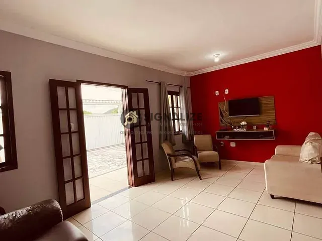 Casa 5 quartos e 4 banheiros, à venda, no bairro Ogiva em Cabo Frio