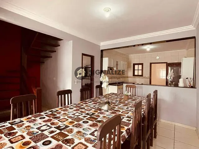 Casa 5 quartos e 4 banheiros, à venda, no bairro Ogiva em Cabo Frio