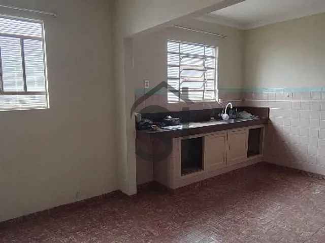 Casa com 300m² 3 quartos e 2 banheiros, à venda, no bairro Vila Belvedere em Americana