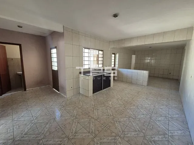 Casa com 252m² 3 quartos e 1 banheiro, à venda, no bairro Parque do Sol em Guaratinguetá