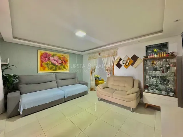 Casa 2 quartos e 1 banheiro, à venda, no bairro Vitória Régia em Curitiba