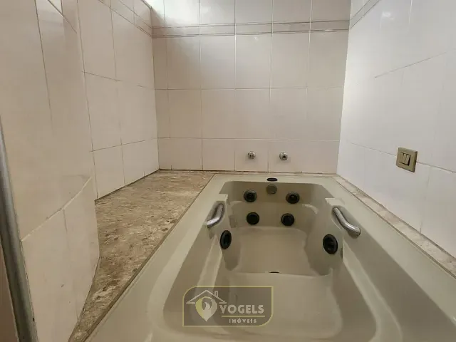 Casa 3 quartos e 5 banheiros, à venda, no bairro Jardim IK II em Jaguariúna