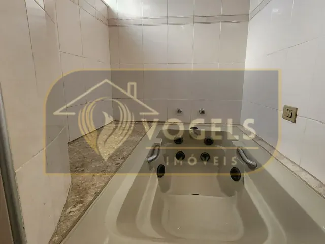 Casa 3 quartos e 5 banheiros, à venda, no bairro Jardim IK II em Jaguariúna