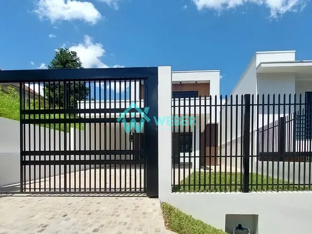 Casa 3 quartos e 3 banheiros, à venda, no bairro Hamburgo Velho em Novo Hamburgo