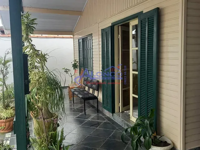 Casa com 250m² 3 quartos e 1 banheiro, à venda, no bairro Cidade Jardim em Jacareí