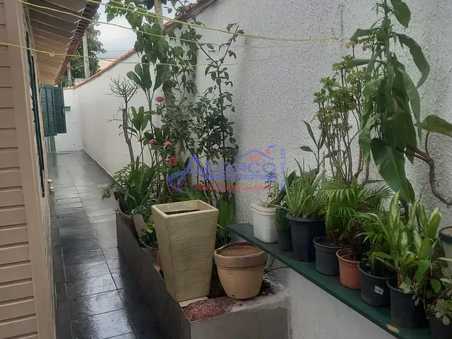 Casa com 250m² 3 quartos e 1 banheiro, à venda, no bairro Cidade Jardim em Jacareí