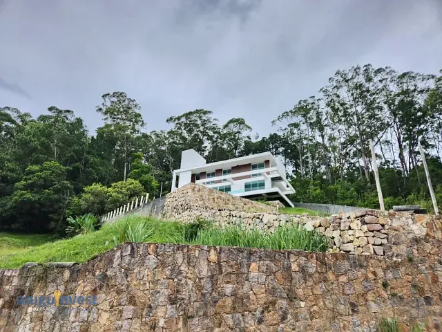 Casa com 900m² 4 quartos e 2 banheiros, à venda, no bairro João Paulo em Florianópolis