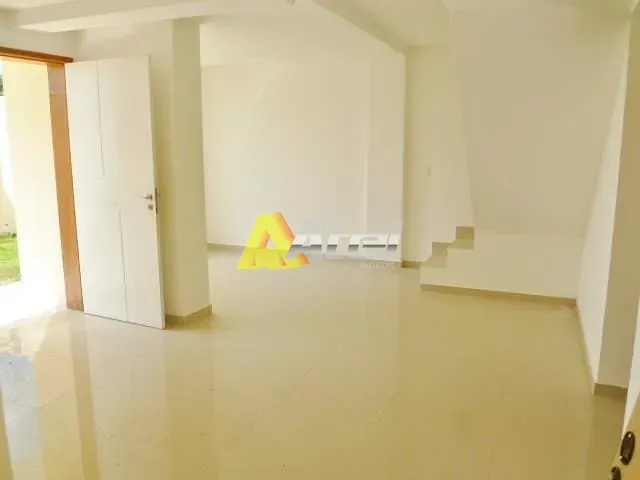 Casa com 90m² 2 quartos e 4 banheiros, à venda ou para alugar, no bairro Piranema em Itaguaí