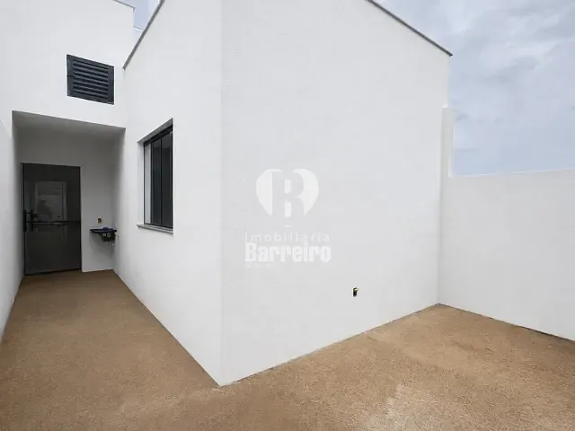 Casa com 100m² 2 quartos e 1 banheiro, à venda, no bairro Novo Barreirinho em Ibirité