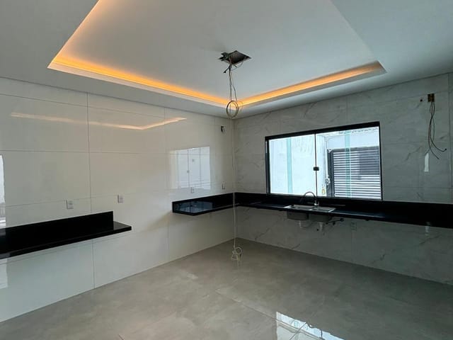 Casa 4 quartos e 3 banheiros, à venda, no bairro Bairro Parque Olímpico em Governador Valadares