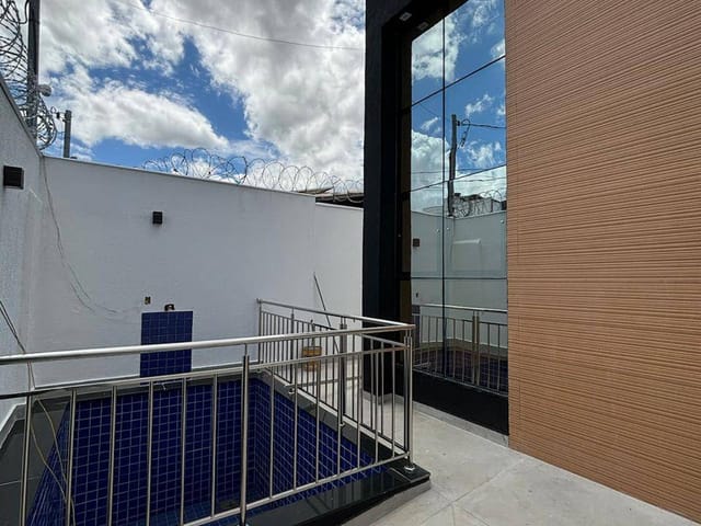 Casa 4 quartos e 3 banheiros, à venda, no bairro Bairro Parque Olímpico em Governador Valadares